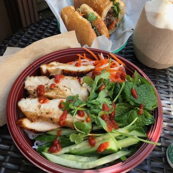 Sidewalk Street Food - Chicken Vermicelli Bowl - Vietnamese Near Me - Berkeley, California Sidewalk Street Food - Chicken Vermicelli Bowl - Vietnamese Near Me - Berkeley, California