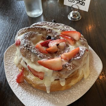 Bar Solita - Cinnamon Bun - Wine Bars Near Me - Richmond, Virginia Bar Solita - Cinnamon Bun - Wine Bars Near Me - Richmond, Virginia