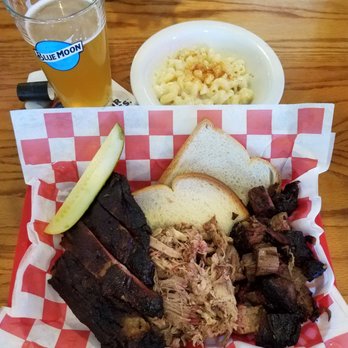 Hayward's Pit Bar-B-Que - Barbeque Near Me - Shawnee, Kansas Hayward's Pit Bar-B-Que - Barbeque Near Me - Shawnee, Kansas