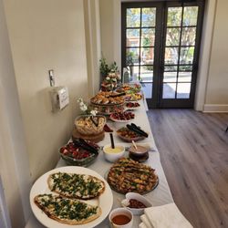 Lomas Valley Park - Place and tables for food
