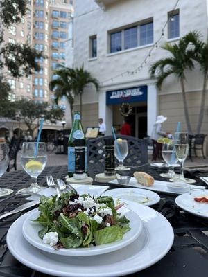 Parkshore Grill by null