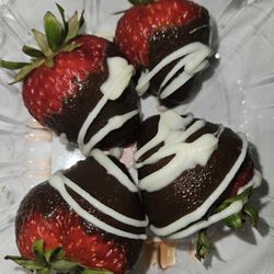 GoldBrew - Chocolate Covered Strawberries