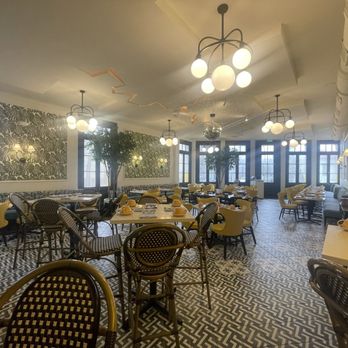 Crack'D Brunch - a dining room with tables and chairs - Breakfast & Brunch Near Me - New Orleans, Louisiana Crack'D Brunch - a dining room with tables and chairs - Breakfast & Brunch Near Me - New Orleans, Louisiana