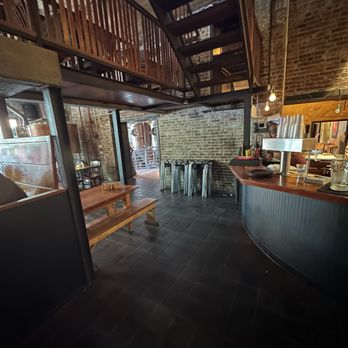 BAR - Pizza Near Me - New Haven, Connecticut