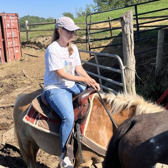 Jayell Ranch - This horse got knipped and kicked at with a rider present. Rider stated; "if I was a first time rider, I would never want to ride again". - ATV Rentals/Tours Near Me - Sevierville, Tennessee Jayell Ranch - This horse got knipped and kicked at with a rider present. Rider stated; "if I was a first time rider, I would never want to ride again". - ATV Rentals/Tours Near Me - Sevierville, Tennessee