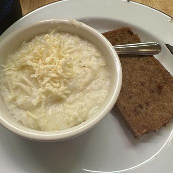 Pearl's Oyster Bar - Cheese Grits and a scrapple - Seafood Near Me - Philadelphia, Pennsylvania Pearl's Oyster Bar - Cheese Grits and a scrapple - Seafood Near Me - Philadelphia, Pennsylvania