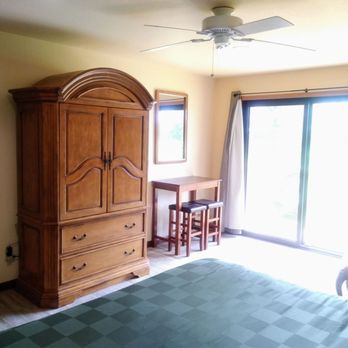 Par 5 Resort - Par 4 Resort, Mishicot WI. Villa master bedroom - Resorts Near Me - Mishicot, Wisconsin Par 5 Resort - Par 4 Resort, Mishicot WI. Villa master bedroom - Resorts Near Me - Mishicot, Wisconsin