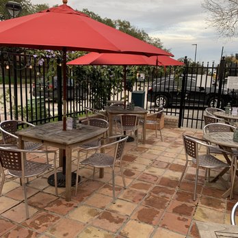 Giacomo's Cibo e Vino - Outdoor space - Italian Near Me - Houston, Texas Giacomo's Cibo e Vino - Outdoor space - Italian Near Me - Houston, Texas