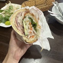 Amour special banh mi