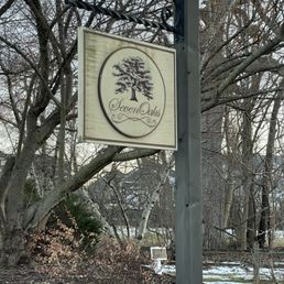 Modest signage off of S. Wells Street.