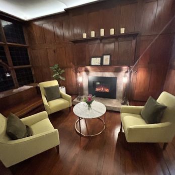 Cedar Gables Inn - Bed & Breakfast Near Me - Napa, California