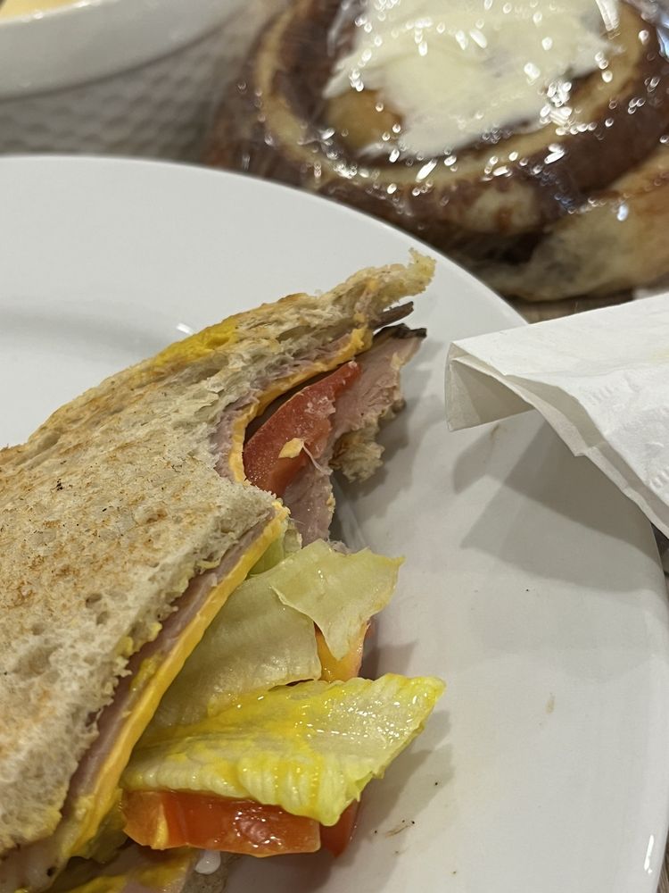 Dixon's General Store & Cafe Logo