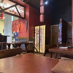 Yokohamaya - Inside