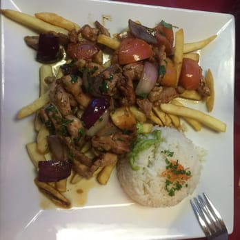 Parrilla's Cholito - Saltado de pollo, delicioso!! - Peruvian Near Me - Downey, California