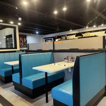 Country MKT Diner - Diners Near Me - Closter, New Jersey