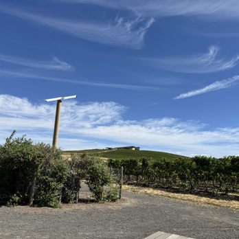 Bledsoe Family Winery - Wine Tasting Room Near Me - Walla Walla, Washington