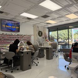 Demure Nails & Spa