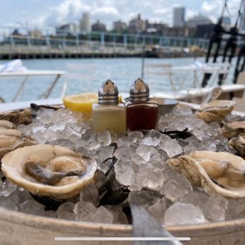 Pilot - Oysters - Cocktail Bars Near Me - Brooklyn, New York