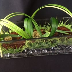 Yola Guz School of Floral Design - Sunflower lemon grass presentation