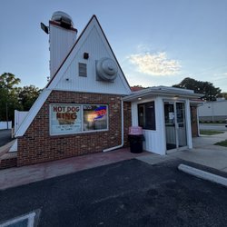 Gus's Hot Dog King - Exterior