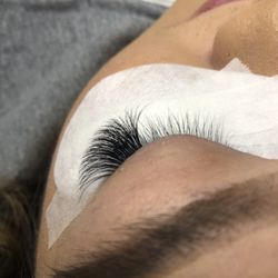 Kay Luxe Beauty - Nice & clean with no clumps of glue. Love what you do  IG:@Kayluxe.Beauty