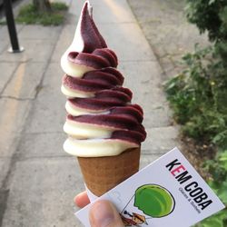 Kem CoBa - Blueberry & honey soft serve