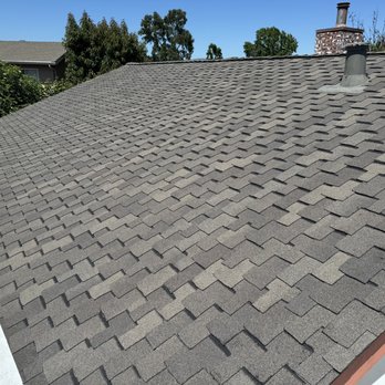Master Craft Roofing - A closeup of the roof shingles - Roofing Near Me - San Jose, California Master Craft Roofing - A closeup of the roof shingles - Roofing Near Me - San Jose, California