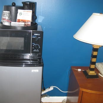 Alpine Inn & Suites - Microwave, Coffeemaker, and Refrigerator - Hotels Near Me - Daly City, California