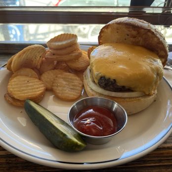 Red Hook Tavern - Dry Aged Cheeseburger - American Near Me - Brooklyn, New York Red Hook Tavern - Dry Aged Cheeseburger - American Near Me - Brooklyn, New York