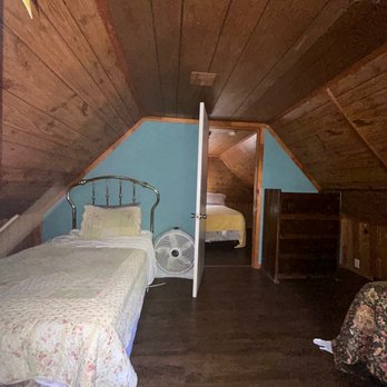 Grey Squirrel Resort & Vacation Rental Homes - terrifying upstairs bedroom - Big Bear Lake, CA