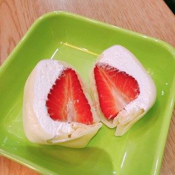 Tasmango Dessert - Strawberry banji - Desserts Near Me - Barcelona, B Tasmango Dessert - Strawberry banji - Desserts Near Me - Barcelona, B