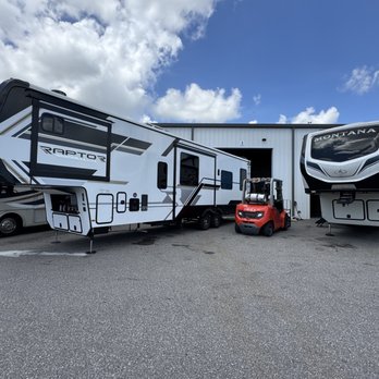 Camping World - Melbourne - RV Dealers Near Me - Melbourne, Florida Camping World - Melbourne - RV Dealers Near Me - Melbourne, Florida