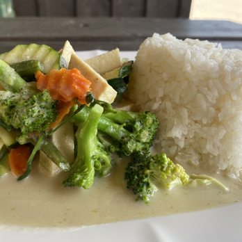 Thai Mini Cafe - green curry w/ tofu - Thai Near Me - Poncha Springs, Colorado