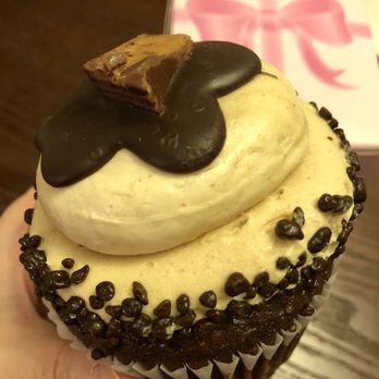 Ohlson's Bakery & Cafe - Gluten free peanut butter chocolate cupcake - Bakeries Near Me - Williamsville, New York