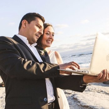 Everlasting Events - Far away family joined thanks to technology - Wedding Planning Near Me Everlasting Events - Far away family joined thanks to technology - Wedding Planning Near Me
