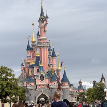 Disneyland Paris - Amusement Parks Near Me Disneyland Paris - Amusement Parks Near Me