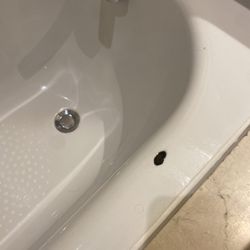 Crowne Plaza Manila Galleria - The bath tub