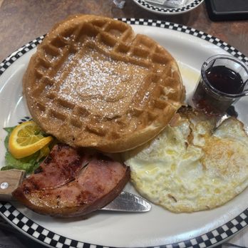 Black Bear Diner - Decent ham with eggs and waffle - Breakfast & Brunch Near Me - Vista, California Black Bear Diner - Decent ham with eggs and waffle - Breakfast & Brunch Near Me - Vista, California