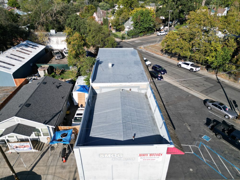 Slide of Maximus Roofing