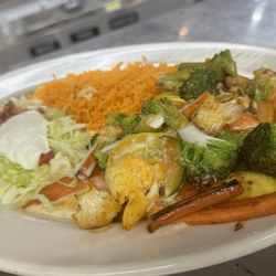 Hector's Cantina & Grill - Pollo feliz