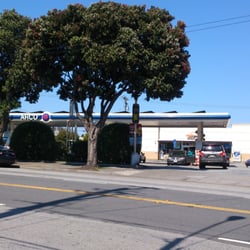 ampm - Passing by? Gas tank in need of a refill? You came to the right place!
