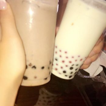 Bubble Cream - Black Tea - Large chocolate flavor, tapioca & cherry bubbles Black Tea - Large cake batter flavor, tapioca & cherry bubbles - Burgers Near Me - Shelby Township, Michigan