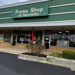 Frame Shop of Henrietta - Park in front