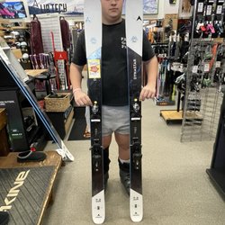Alpine Ski Shop - Hunter and his new Dynastar M Free 90's!!