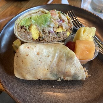 Mahi’ai Table - Kalua Pork Burrito - loads of potential, but fell short on expectations - Cocktail Bars Near Me - Kapolei, Hawaii Mahi’ai Table - Kalua Pork Burrito - loads of potential, but fell short on expectations - Cocktail Bars Near Me - Kapolei, Hawaii