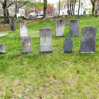 Kenniston Cemetery - Nice stone walls all over. - Funeral Services & Cemeteries Near Me - Boothbay, Maine