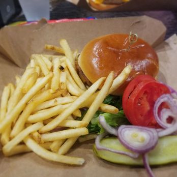 Spyglass Grill - Bacon cheeseburger with french fries - Caribbean Near Me - Orlando, Florida Spyglass Grill - Bacon cheeseburger with french fries - Caribbean Near Me - Orlando, Florida