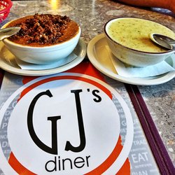 GJ's Diner - Cream of Broccoli Soup n Chili Special