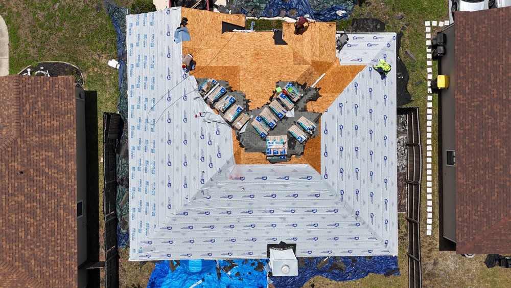 Slide of Gimo's Renovation & Roofing