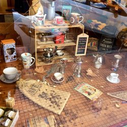El Rincon de los Aromas - Window showing coffee